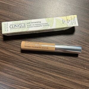 Clinique Just Browsing Brush On Styling Mousse 01 Blonde Full Size